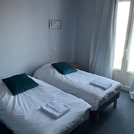 Hotel Le Lyon Vert Commentry Εξωτερικό φωτογραφία