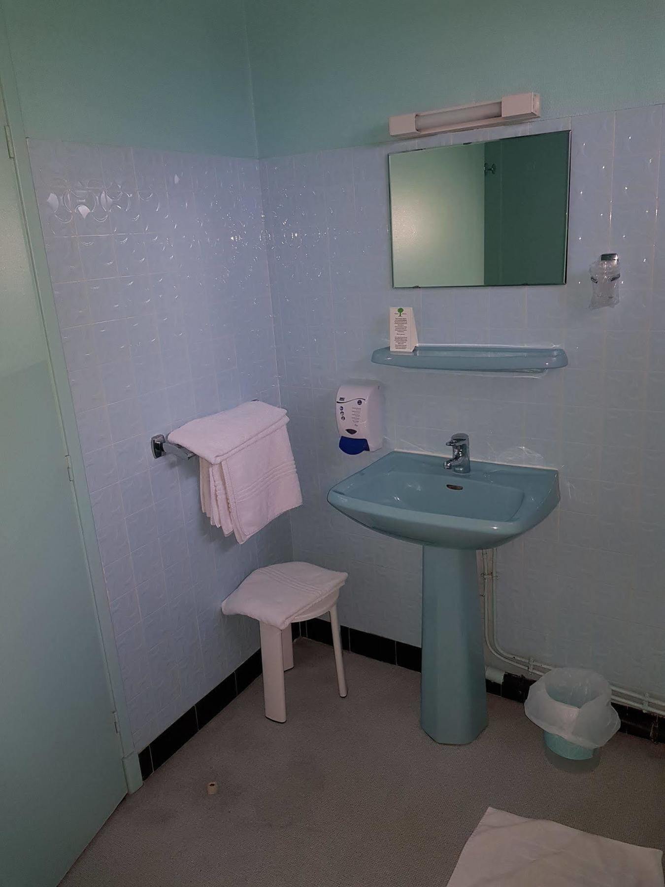 Hotel Le Lyon Vert Commentry Εξωτερικό φωτογραφία