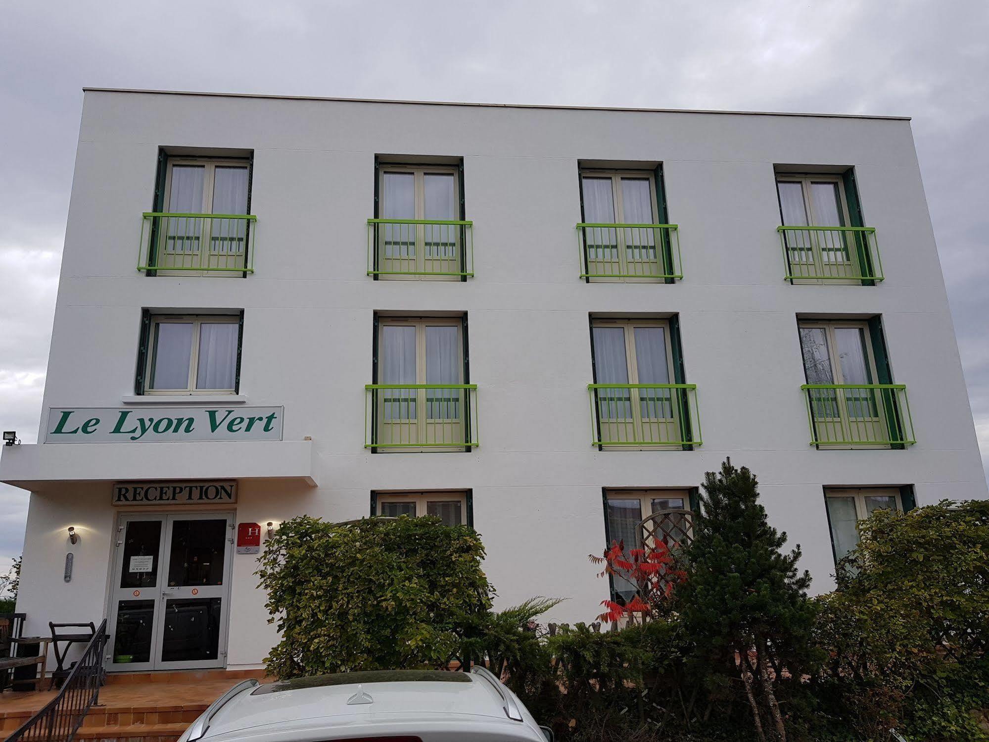 Hotel Le Lyon Vert Commentry Εξωτερικό φωτογραφία