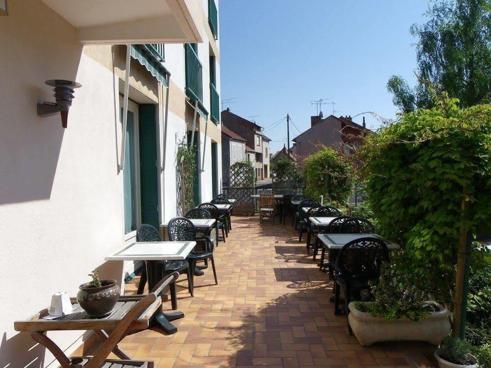 Hotel Le Lyon Vert Commentry Εξωτερικό φωτογραφία