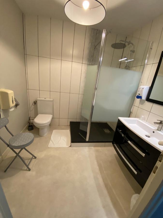 Hotel Le Lyon Vert Commentry Εξωτερικό φωτογραφία